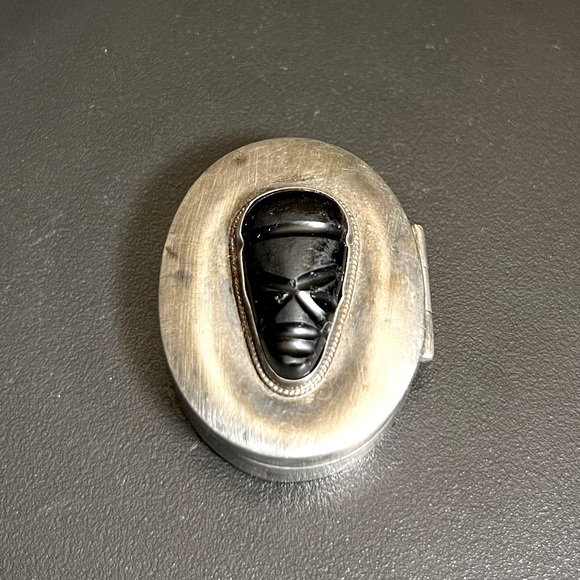 Antique Sterling Silver Pill Box with Carved Onyx Alien Head - Picture 1 of 10